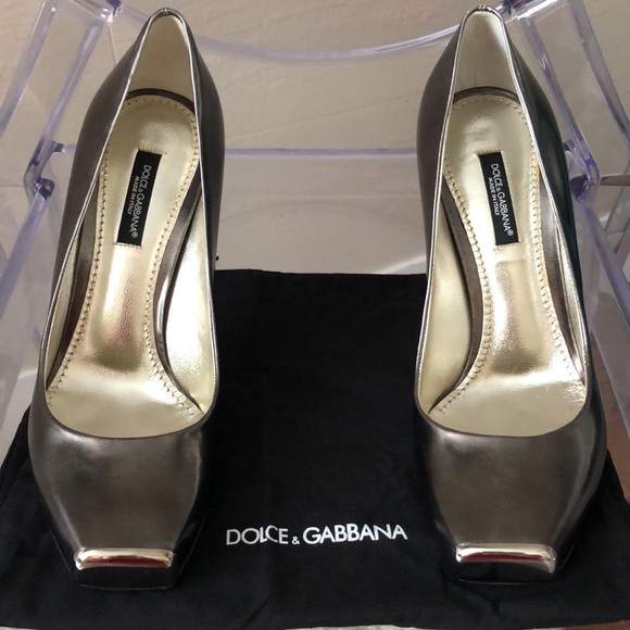 Dolce and Gabbana DeCollete Black Mirror Pumps - Picture 6 of 7